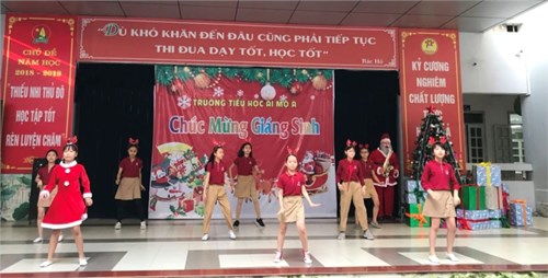 Giáng sinh ấm áp tại trường Tiểu học Ái Mộ A